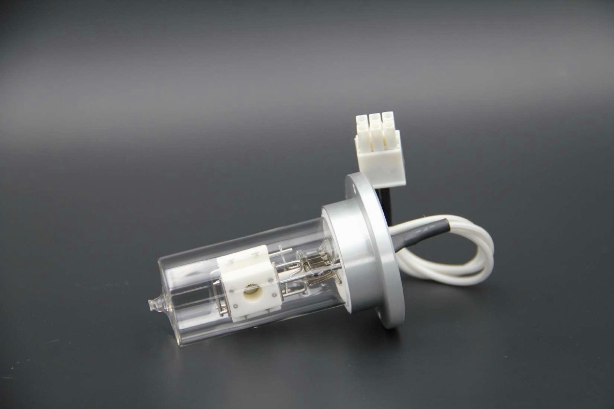 Deuterium lamp for Thermo and Dionex detectors, flanged base with a six-way keyed connector on a flying lead.
